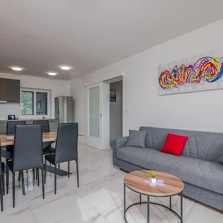 Martina 4 By Interhome Malinska