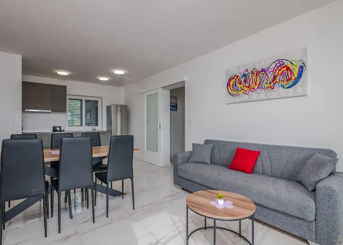 Martina 4 By Interhome Malinska