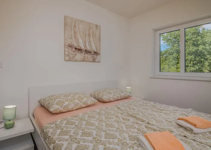 Martina 4 By Interhome Malinska